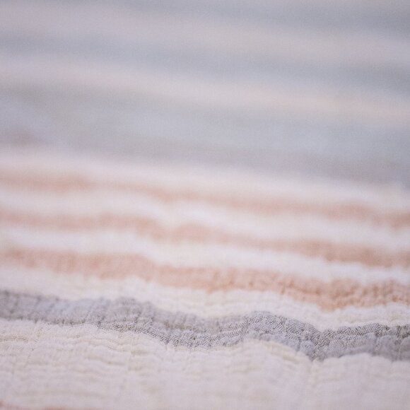 Coyuchi Topanga Organic Matelasse Blanket King Sunset Stripe Excellent - Picture 5 of 7